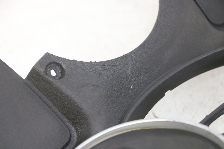 photo de ENTOURAGE CUENTA KILÓMETROS PIAGGIO MP3 LT 400 (2007 - 2012) - Primer plano técnico