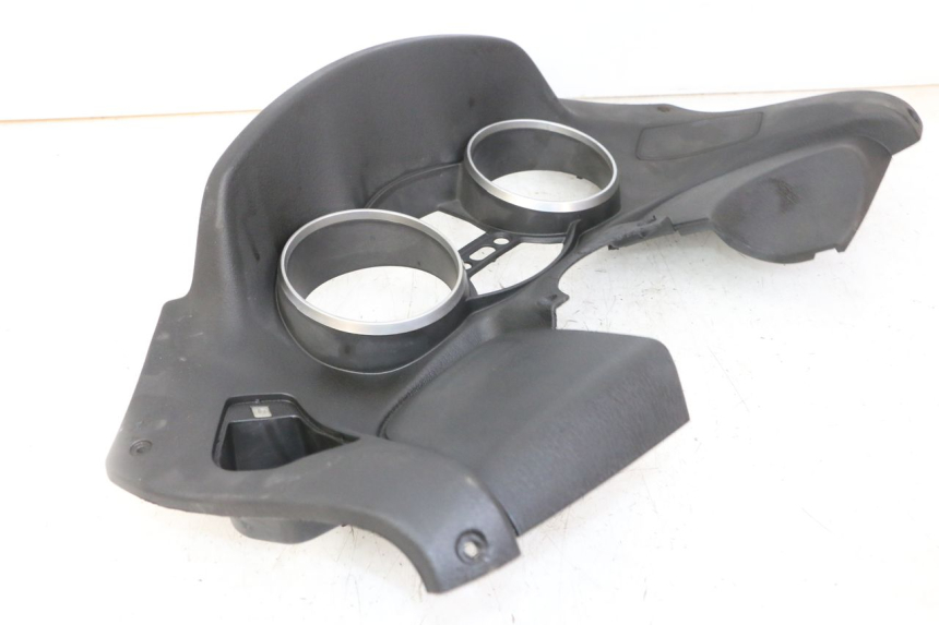 photo de ENTOURAGE CUENTA KILÓMETROS PIAGGIO MP3 LT 400 (2007 - 2012) - Detalles de los puntos de fijación