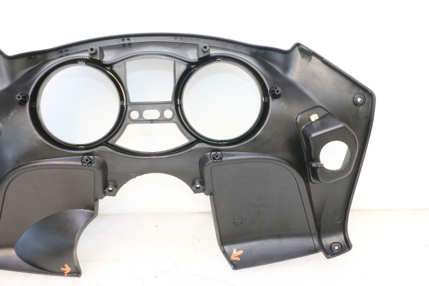 photo de CARENADO VELOCIMETRO PIAGGIO MP3 RL 250 (2006 - 2010) - Detalles de los puntos de fijación