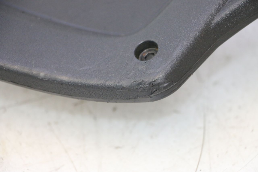photo de CARENADO VELOCIMETRO PIAGGIO MP3 500 (2016 - 2018) - Detalles de los puntos de fijación