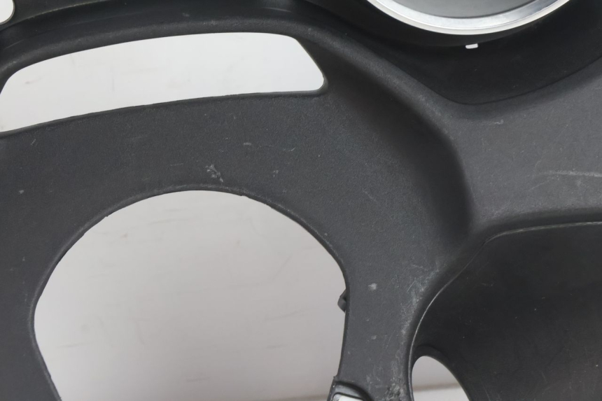 photo de CARENADO VELOCIMETRO PIAGGIO MP3 500 (2016 - 2018) - Zoom estado de uso