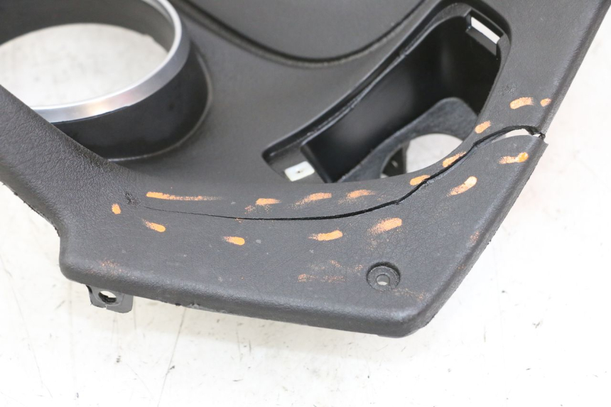 photo de ENTOURAGE CUENTA KILÓMETROS PIAGGIO MP3 LT 400 (2007 - 2012) - Estado de la superficie y material