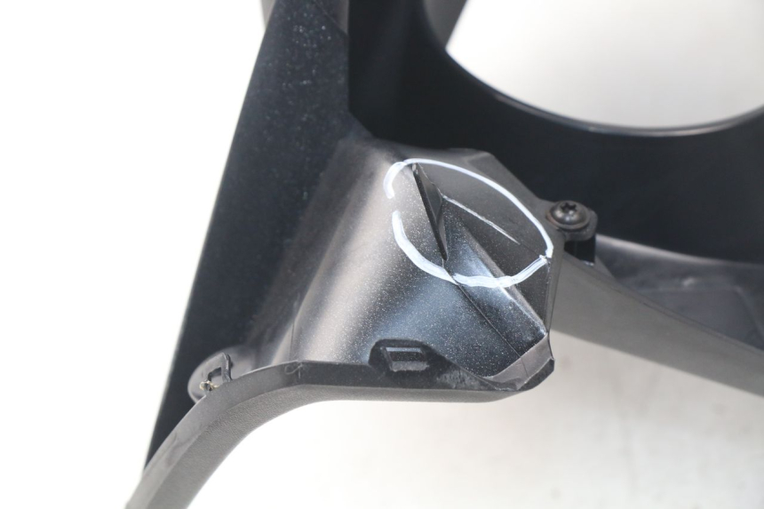 photo de CARENADO VELOCIMETRO PEUGEOT SATELIS 125 (2006 - 2009) - Zoom estado de uso