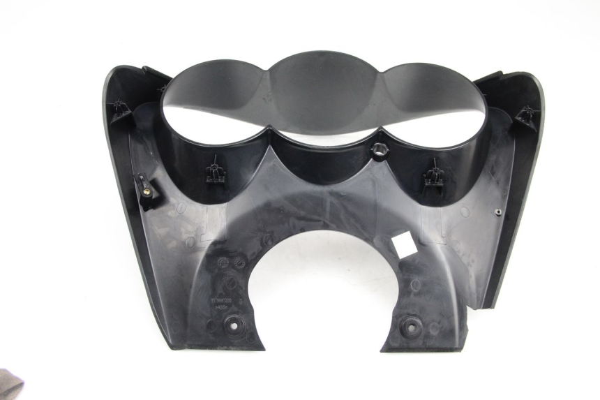 photo de CARENADO VELOCIMETRO PEUGEOT SATELIS 125 (2013 - 2018) - Detalles de los puntos de fijación