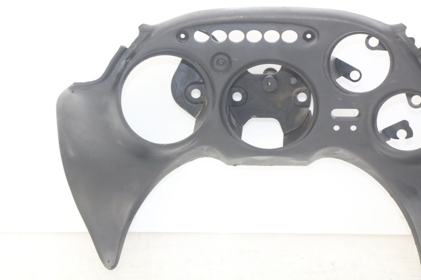 photo de ENTOURAGE CUENTA KILÓMETROS TRIUMPH SPRINT ST 955 (1999 - 2001) - Detalles de los puntos de fijación