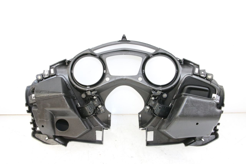 photo de ENTOURAGE CUENTA KILÓMETROS PIAGGIO X10 125 (2012 - 2017) - Otra perspectiva