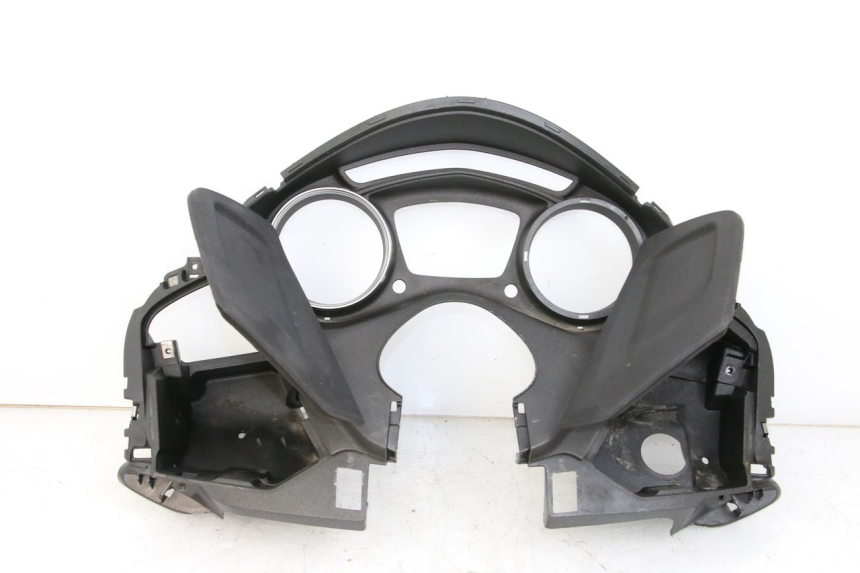 photo de ENTOURAGE CUENTA KILÓMETROS PIAGGIO X10 125 (2012 - 2017) - Estado de la superficie y material