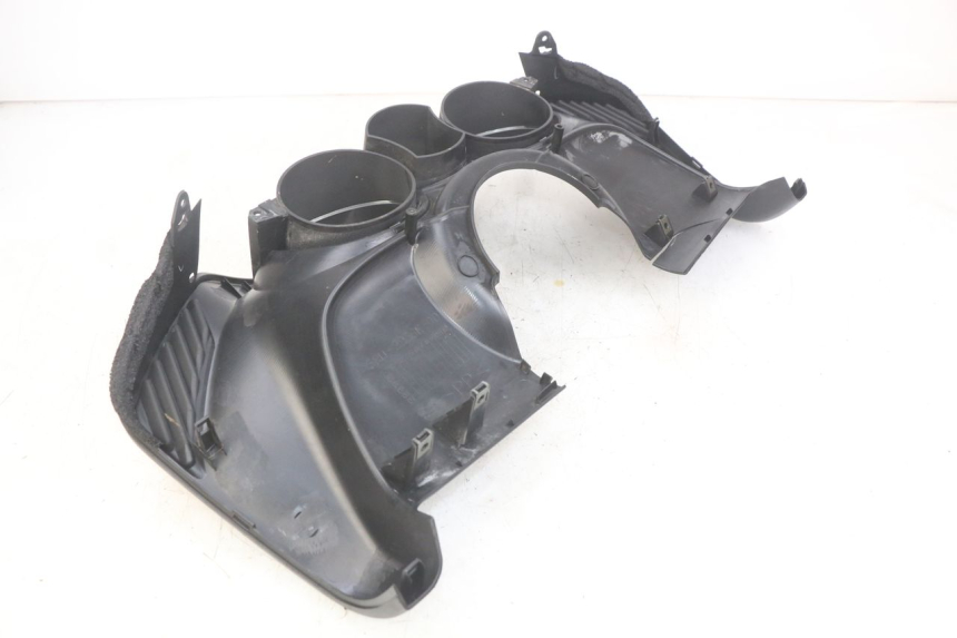 photo de ENTOURAGE CUENTA KILÓMETROS YAMAHA YP MAJESTY 400 (2004 - 2008) - Primer plano técnico