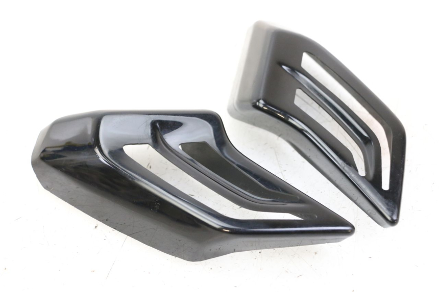 photo de CARENADO LUZ TRASERA YAMAHA YP T-MAX TMAX 530 (2017 - 2020) - Otra perspectiva