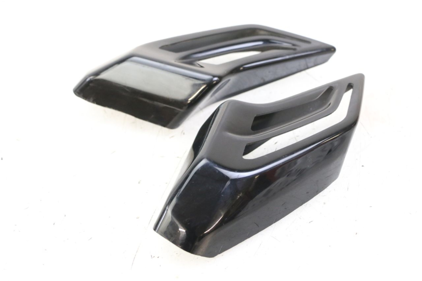 photo de CARENADO LUZ TRASERA YAMAHA YP T-MAX TMAX 530 (2017 - 2020) - Primer plano técnico