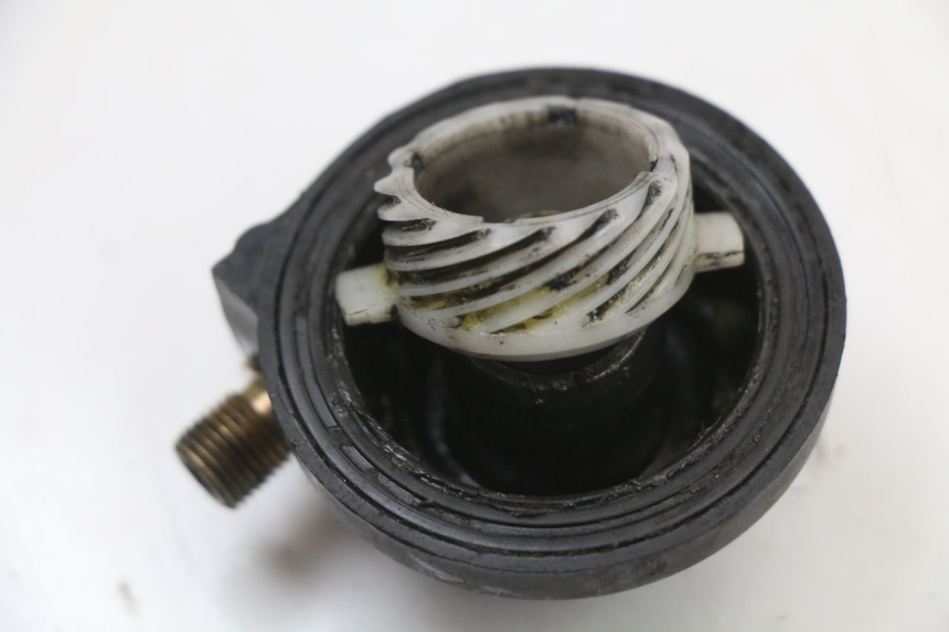 photo de TRANSMISOR DE VELOCÍMETRO PIAGGIO FLY 2T 50 (2004 - 2017) - Otra perspectiva