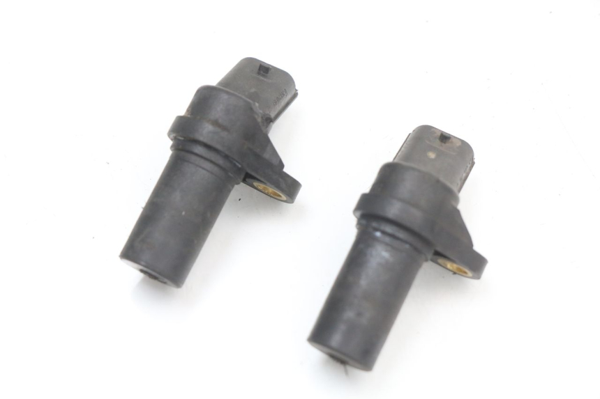 photo de TRANSMISOR DE VELOCÍMETRO PIAGGIO MP3 LT 400 (2007 - 2012) - Primer plano técnico