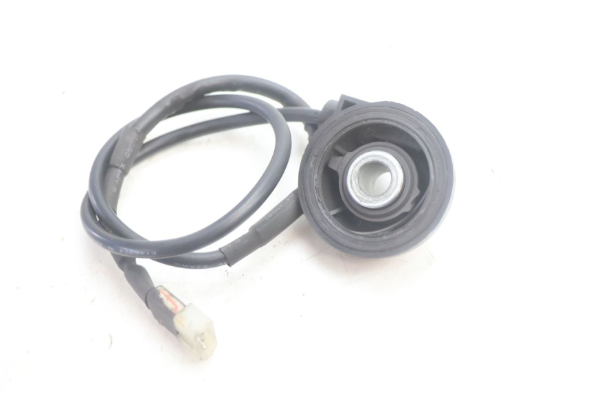 photo de REENVIO VELOCIMETRO YAMAHA YP MAJESTY 125 (2007 - 2010) - Primer plano técnico
