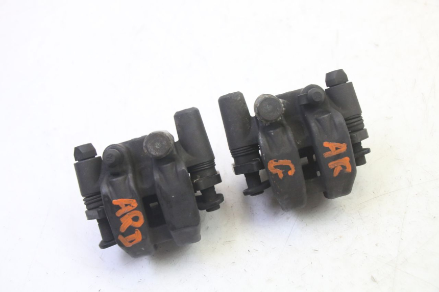 photo de PINZA FRENO TRASERA QUADRO 4 4D 350 (2015 - 2018) - Otra perspectiva