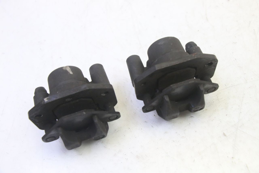 photo de PINZA FRENO TRASERA QUADRO 4 4D 350 (2015 - 2018) - Detalles de los puntos de fijación