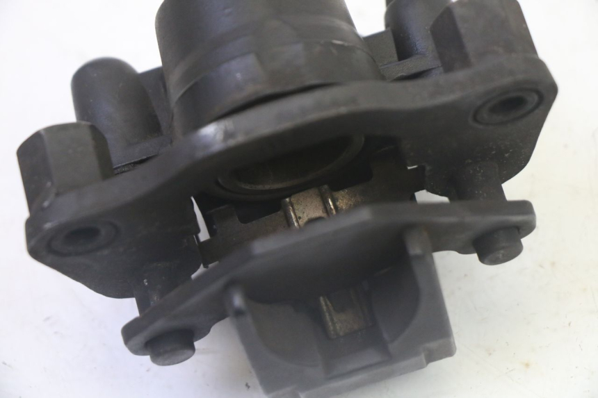 photo de PINZA DE FRENO TRASERA PEUGEOT CITYSTAR 50 (2013 - 2017) - Detalles de los puntos de fijación