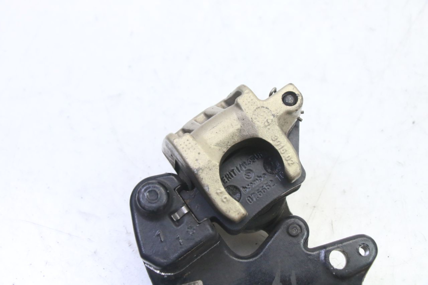 photo de PINZA FRENO TRASERA BMW G310 R 310 (2016 - 2020) - Primer plano técnico