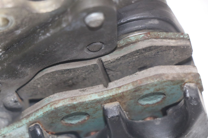 photo de PINZA FRENO TRASERA PIAGGIO BEVERLY 125 (1998 - 2005) - Detalles de los puntos de fijación