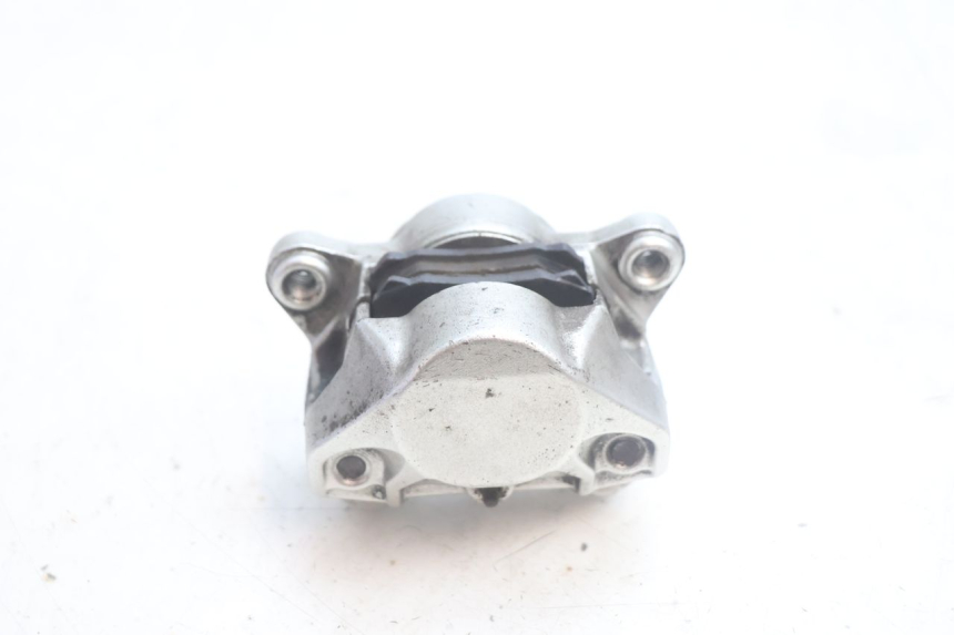 photo de PINZA DE FRENO TRASERA YAMAHA YP MAJESTY 125 (2002 - 2006) - Primer plano técnico