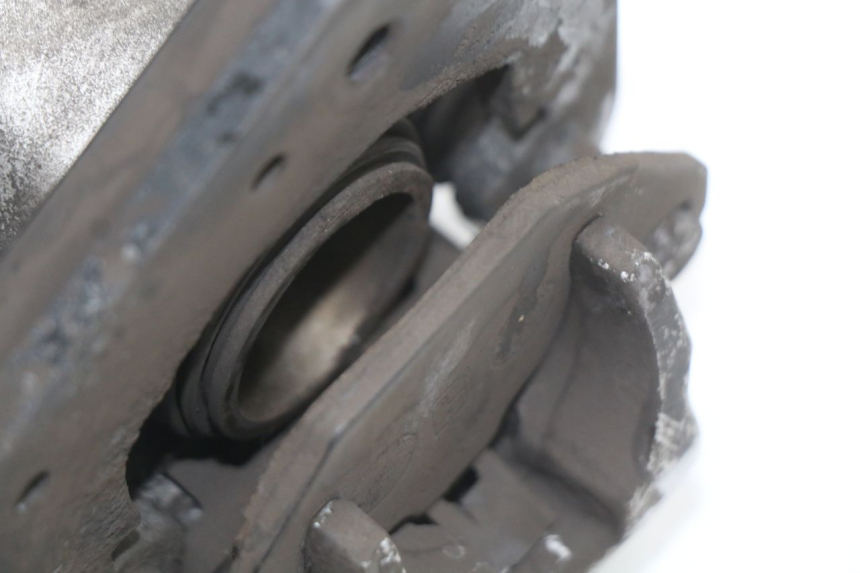 photo de PINZA DE FRENO DELANTERO KYMCO AGILITY FR 2T 50 (2012 - 2017) - Detalles de los puntos de fijación