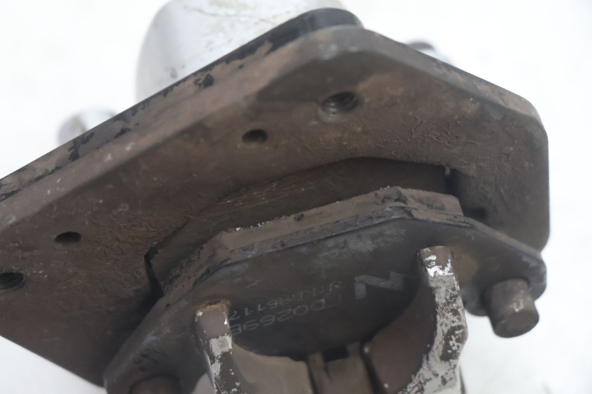 photo de PINZA DE FRENO DELANTERO KYMCO AGILITY FR 2T 50 (2012 - 2017) - Detalles de los puntos de fijación