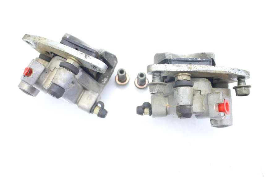 photo de PINZA DE FRENO DELANTERA YAMAHA BLASTER 200 (2003 - 2007) - Primer plano técnico