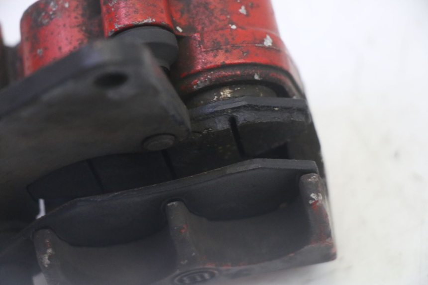 photo de PINZA DE FRENO DELANTERA SYM CROX 4T 50 (2016 - 2023) - Detalles de los puntos de fijación