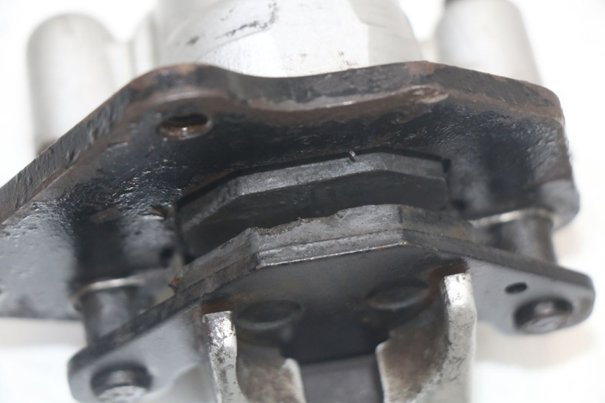 photo de PINZA FRENO DELANTERA DERBI SENDA SM DRD X-TREME 50 (2011 - 2017) - Detalles de los puntos de fijación