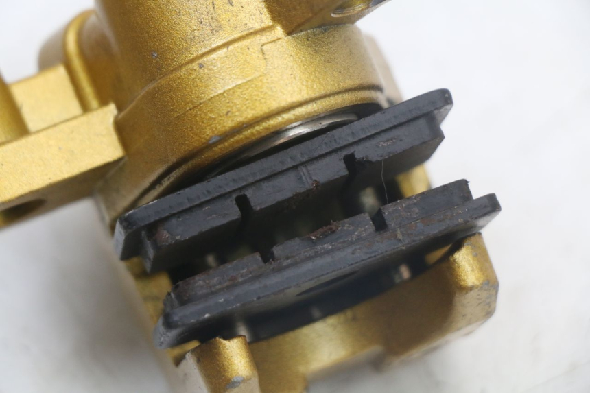 photo de PINZA DE FRENO DELANTERA LONCIN DIRT BIKE 125 - Detalles de los puntos de fijación