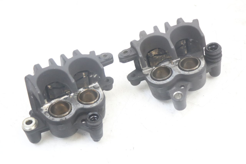 photo de PINZA FRENO DELANTERA KAWASAKI ER-6 ER6 N 650 (2012 - 2016) - Primer plano técnico