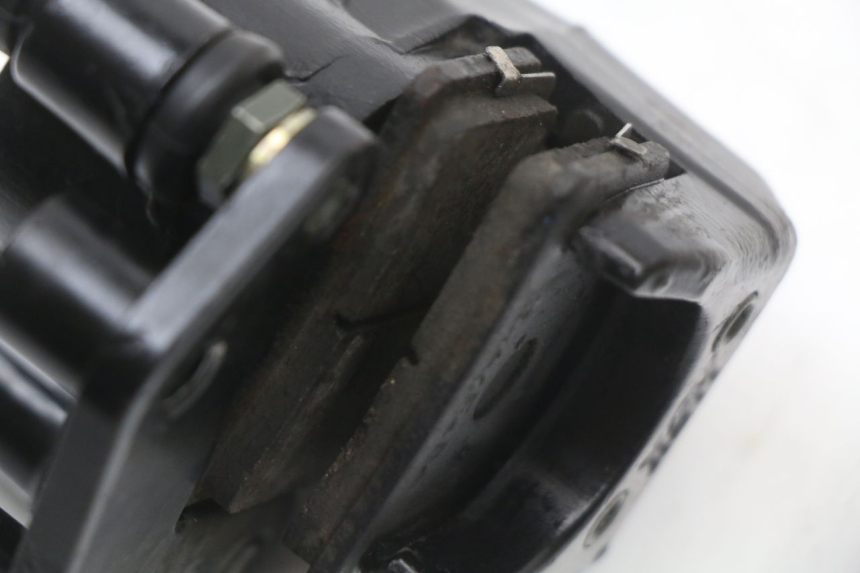 photo de PINZA DE FRENO DELANTERO JM MOTORS EVOLIS 4T 50 (2018 - 2022) - Detalles de los puntos de fijación