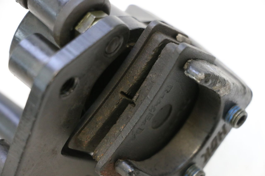 photo de PINZA DE FRENO DELANTERO JM MOTORS EVOLIS 4T 50 (2018 - 2022) - Detalles de los puntos de fijación