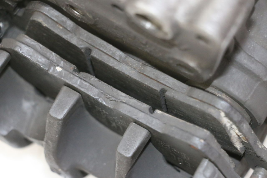 photo de PINZA DE FRENO DELANTERO HONDA FES S-WING SWING ABS 125 (2007 - 2015) - Otra perspectiva