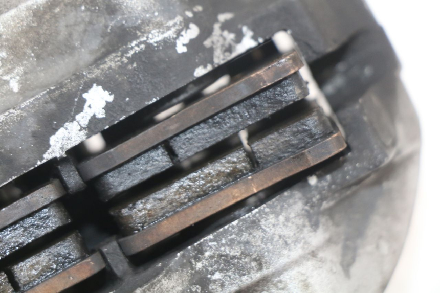 photo de PINZA FRENO DELANTERA YAMAHA FJR ABS 1300 (2006 - 2012) - Detalles de los puntos de fijación