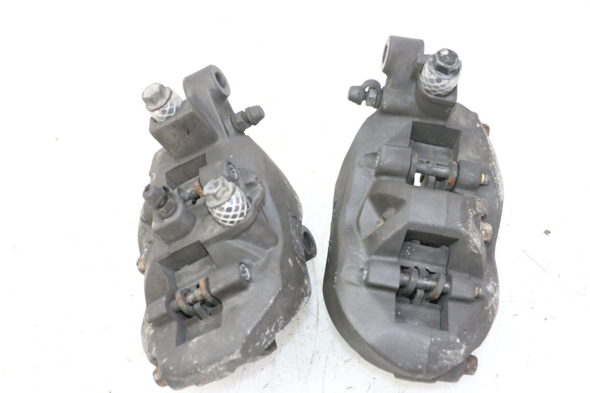 photo de PINZA FRENO DELANTERA YAMAHA FJR ABS 1300 (2016 - 2020) - Detalles de los puntos de fijación