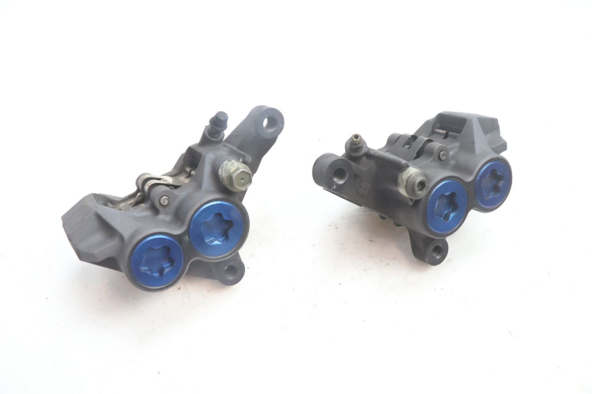 photo de PINZA FRENO DELANTERA YAMAHA FJR 1300 (2001 - 2005) - Otra perspectiva