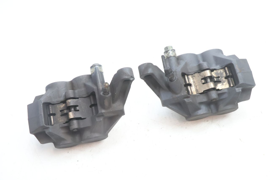 photo de PINZA FRENO DELANTERA YAMAHA FJR 1300 (2001 - 2005) - Primer plano técnico