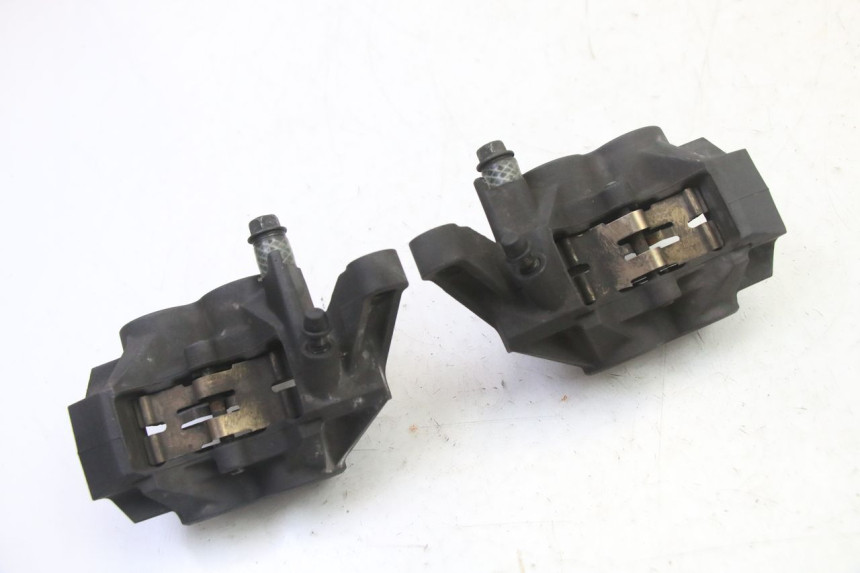 photo de PINZA FRENO DELANTERA YAMAHA FZ6 FAZER S2 600 (2007 - 2011) - Primer plano técnico