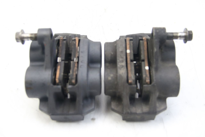 photo de PINZA DE FRENO DELANTERO YAMAHA FZS FAZER 600 (2001 - 2003) - Detalles de los puntos de fijación