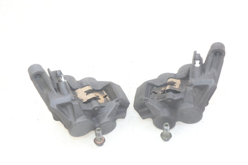 photo de PINZA DE FRENO DELANTERA YAMAHA FZS FAZER 600 (1998 - 2001) - Detalles de los puntos de fijación