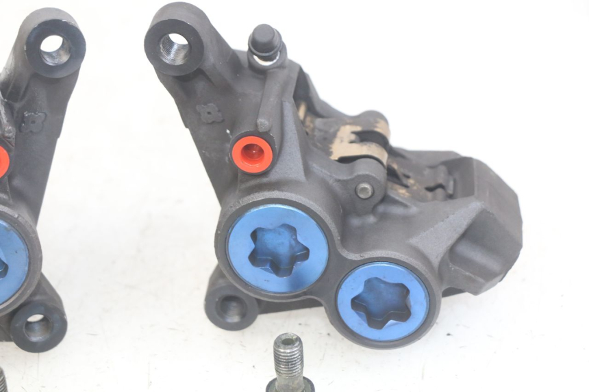 photo de PINZA DE FRENO DELANTERA YAMAHA FZS FAZER 600 (1998 - 2001) - Recambio usado revisado