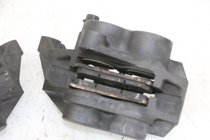 photo de PINZA DE FRENO DELANTERO YAMAHA FZS FAZER 600 (2001 - 2003) - Otra perspectiva