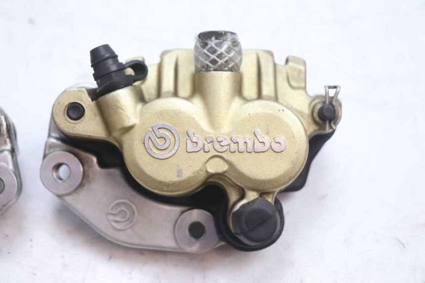 photo de PINZA DE FRENO DELANTERA GILERA GP 800 (2007 - 2013) - Otra perspectiva