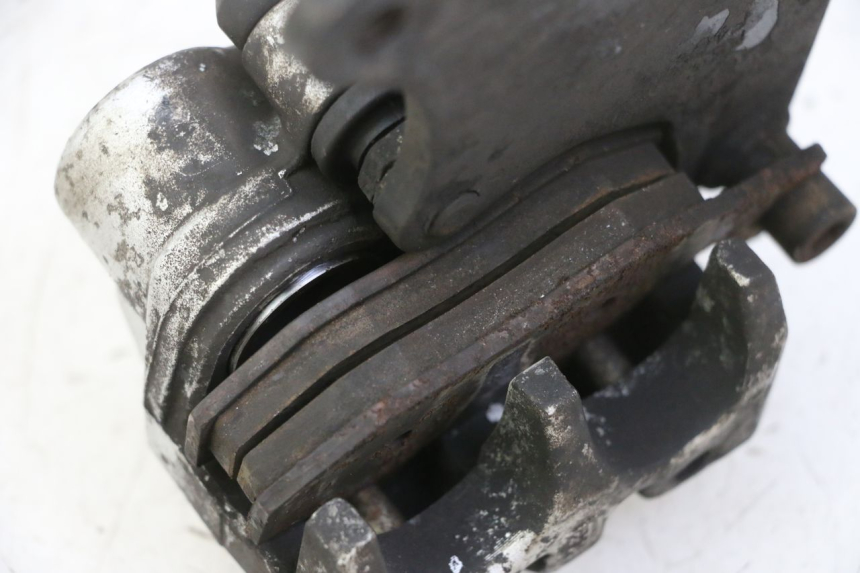 photo de PINZA FRENO DELANTERA KYMCO GRAND DINK 125 (2002 - 2007) - Otra perspectiva