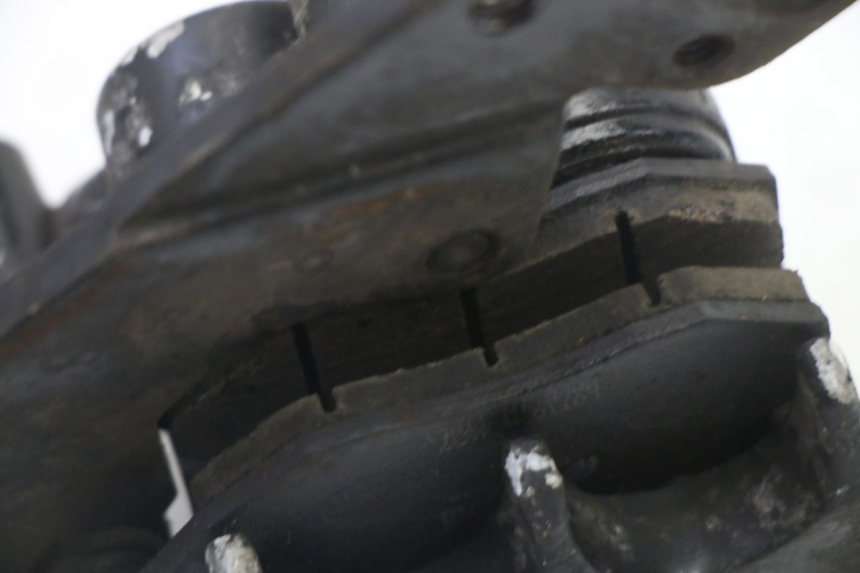 photo de PINZA DE FRENO DELANTERA SYM JET 14 4T 50 (2018 - 2022) - Detalles de los puntos de fijación