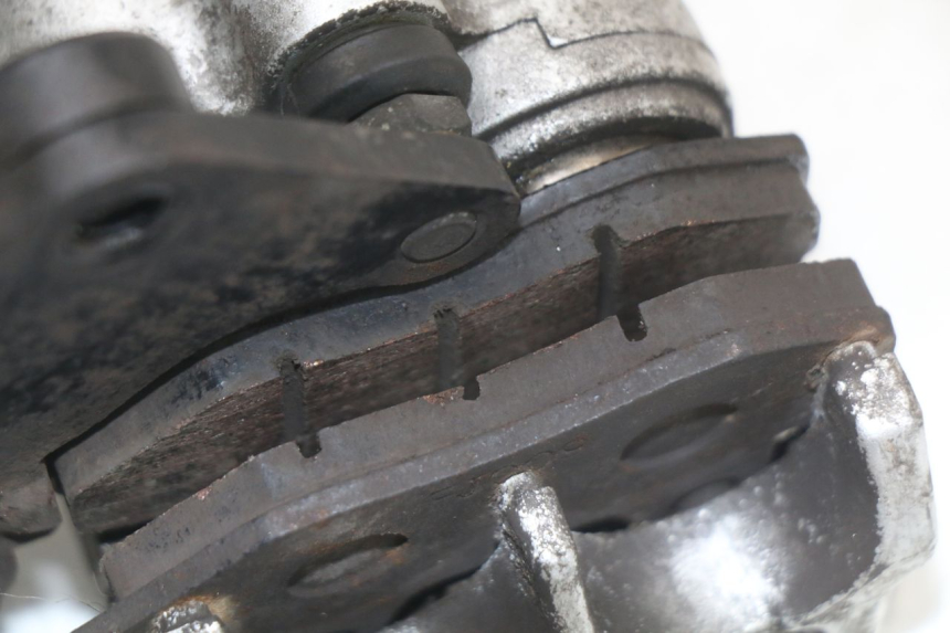 photo de PINZA FRENO DELANTERA JINLUN JL HIGHLANDER 125 (2007 - 2015) - Detalles de los puntos de fijación