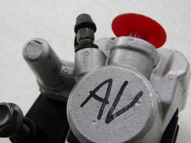 photo de PINZA FRENO DELANTERA JM MOTOR JULIA 50 (2010 - 2014) - Primer plano técnico