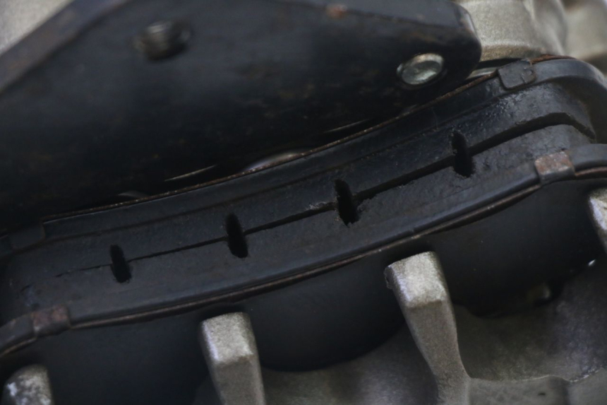 photo de PINZA FRENO DELANTERA KIDEN KD125-G 125 (2018 - 2022) - Detalles de los puntos de fijación