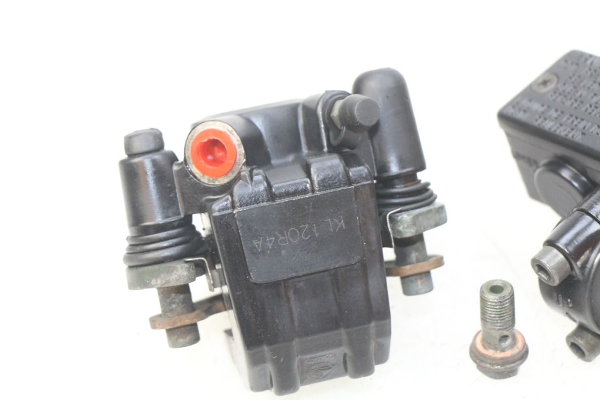 photo de PINZA DE FRENO DELANTERA PEUGEOT KISBEE 4T 50 (2010 - 2017) - Detalles de los puntos de fijación