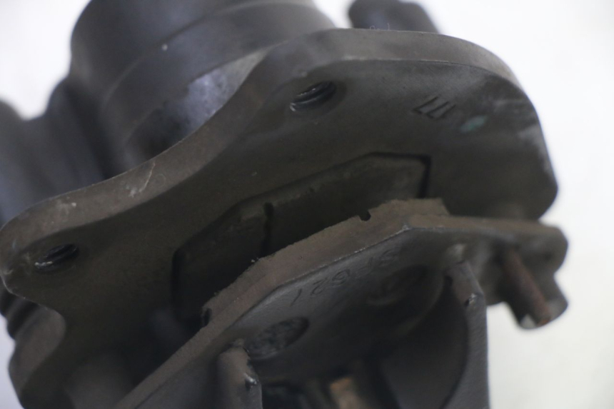 photo de PINZA DE FRENO DELANTERA PEUGEOT KISBEE 4T 50 (2018 - 2022) - Detalles de los puntos de fijación